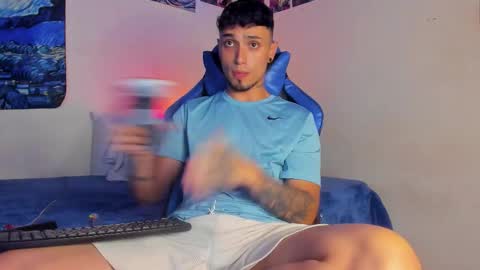 Snapshot of salvatore_dereck chatting on March 18, 2026, 12:58 am online show from March 18, 2026, 12:58 am