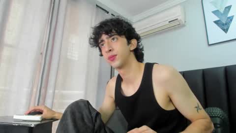 salvatore  online show from February 15, 2025, 2:44 pm