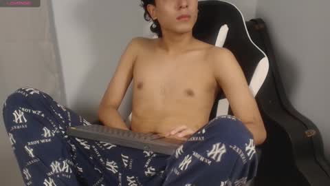 salvatore_montt online show from February 13, 2025, 3:35 pm