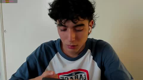 salvatore_montt online show from March 8, 2025, 6:05 pm