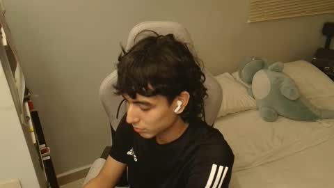 salvatore_montt online show from October 14, 2025, 3:29 am