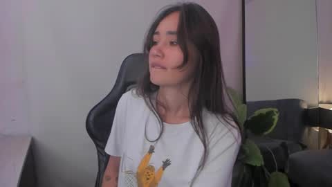 Stefana    or    Samchispas online show from February 25, 2025, 3:42 am