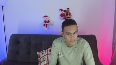 Snapshot of sam_17_cm chatting on January 6, 2025, 6:20 pm SAM AND BRENDA online show from January 6, 2025, 6:20 pm