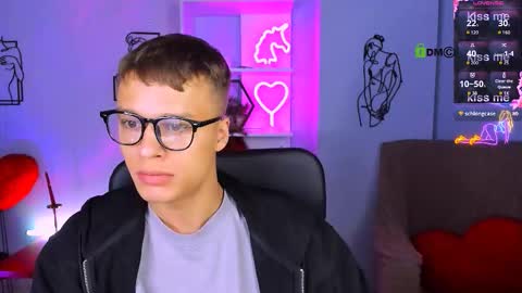 Sam online show from September 23, 2025, 7:17 pm