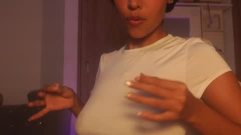 Samantha Roberts online show from September 24, 2025, 1:36 pm