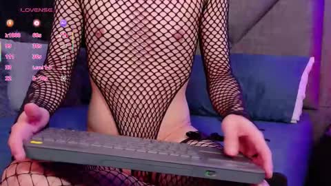 Sam online show from September 23, 2025, 7:44 am