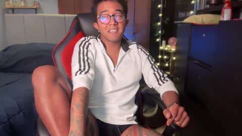 Snapshot of sam_thompson_z chatting on February 27, 2025, 7:04 pm SAMUEL THOMPSON online show from February 27, 2025, 7:04 pm