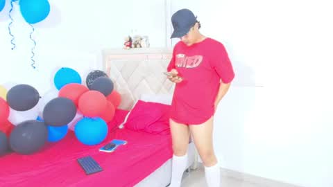 Snapshot of sam_tnt9 chatting on June 18, 2026, 11:03 am sam_tnt9 online show from June 18, 2026, 11:03 am