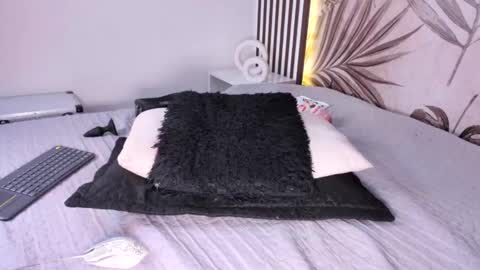 Snapshot of samaantha_white_ chatting on February 6, 2025, 3:09 pm Samaantha online show from February 6, 2025, 3:09 pm