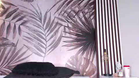 Snapshot of samaantha_white_ chatting on March 7, 2025, 11:29 am Samaantha online show from March 7, 2025, 11:29 am