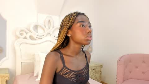 Snapshot of samantamarquez chatting on February 8, 2025, 7:27 pm Samanta online show from February 8, 2025, 7:27 pm