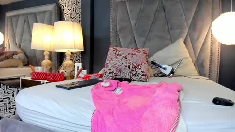 Samanta... online show from February 26, 2025, 2:15 am