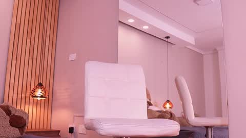 samantavazquez online show from December 5, 2025, 12:47 pm