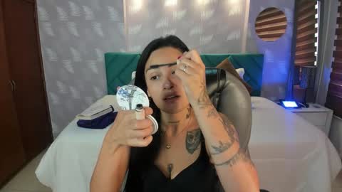 natalia online show from October 21, 2025, 12:39 pm