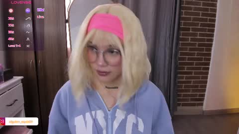 Snapshot of samantha_browwnn chatting on June 24, 2026, 6:29 pm samantha_browwnn online show from June 24, 2026, 6:29 pm