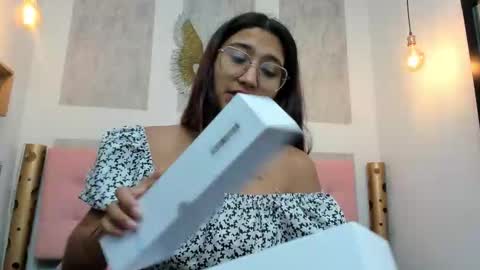 Snapshot of samantha_fox8 chatting on November 3, 2025, 12:28 pm online show from November 3, 2025, 12:28 pm