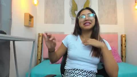 Snapshot of samantha_fox8 chatting on November 4, 2025, 10:58 am online show from November 4, 2025, 10:58 am