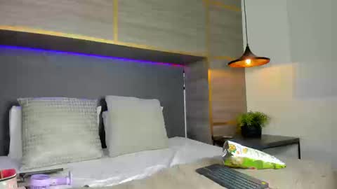 Samantha online show from September 9, 2025, 2:38 pm