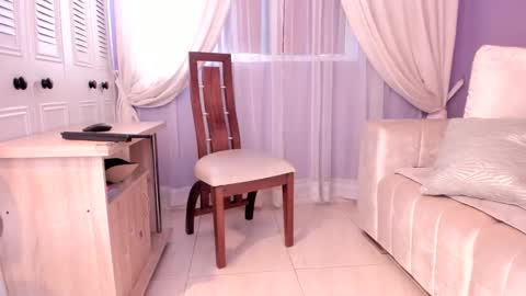 samantha_thompsoon online show from November 5, 2025, 9:26 pm