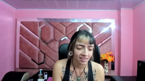 Snapshot of samanthaa_smitth chatting on September 12, 2025, 4:01 am Samantha Smitth online show from September 12, 2025, 4:01 am