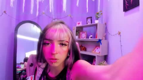 Samantha Smitth online show from March 17, 2026, 3:44 am