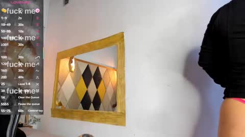 Samantha Ferrer online show from March 10, 2025, 9:29 pm