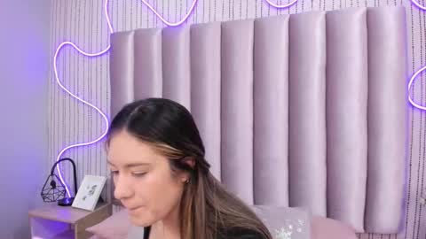 Alejandra  online show from November 26, 2025, 12:06 pm