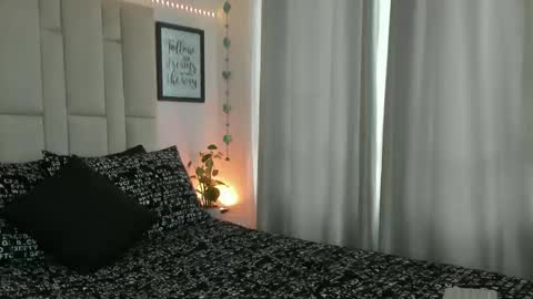 Snapshot of samanthaxmami chatting on February 5, 2025, 9:40 pm Samixmami online show from February 5, 2025, 9:40 pm