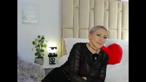 Snapshot of samanthaxmami chatting on March 12, 2025, 6:22 pm Samixmami online show from March 12, 2025, 6:22 pm