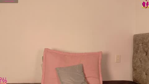 Snapshot of samara_kim chatting on May 11, 2026, 10:18 pm SAMARA online show from May 11, 2026, 10:18 pm