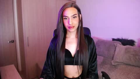 Samara Silex online show from November 3, 2025, 2:24 am