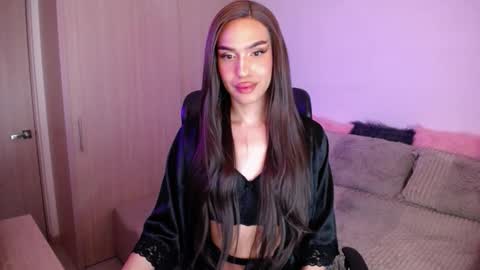 Samara Silex online show from November 7, 2025, 3:06 am