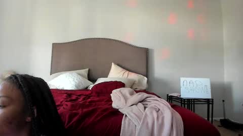 Yaya online show from September 25, 2025, 4:21 pm