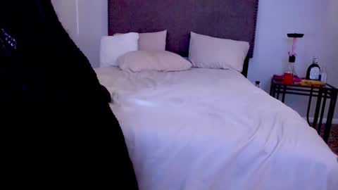 Yaya online show from October 22, 2025, 10:59 am