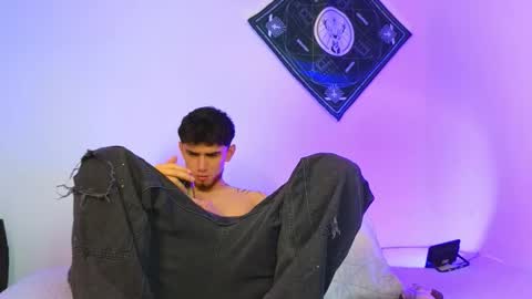 samevansx online show from December 19, 2025, 4:25 pm