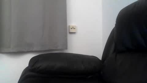 samiam381653 online show from October 6, 2025, 10:18 pm