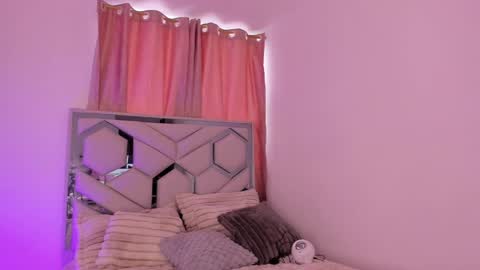 samirose_ online show from May 21, 2026, 9:55 pm