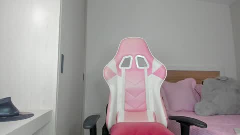 Snapshot of sammy_hamilton chatting on December 16, 2024, 1:53 am Ana online show from December 16, 2024, 1:53 am