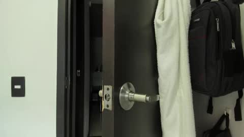 Sophia online show from November 19, 2025, 12:32 am