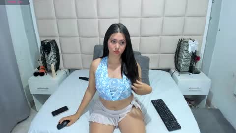 Snapshot of sammy_uwu1 chatting on June 21, 2026, 2:41 pm Nice to meet you guys my name is Lina. online show from June 21, 2026, 2:41 pm