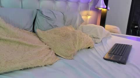 Axel online show from March 2, 2025, 1:36 am