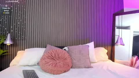 Axel online show from October 18, 2025, 8:42 pm