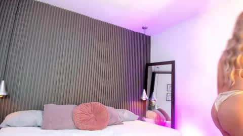 Axel online show from April 16, 2026, 11:55 am