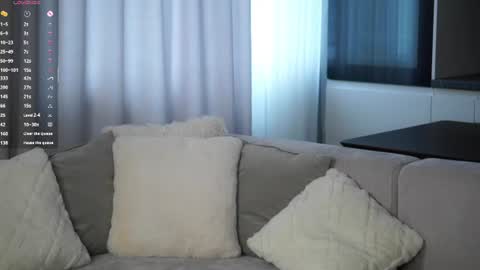 Vivienne online show from June 11, 2026, 2:53 am
