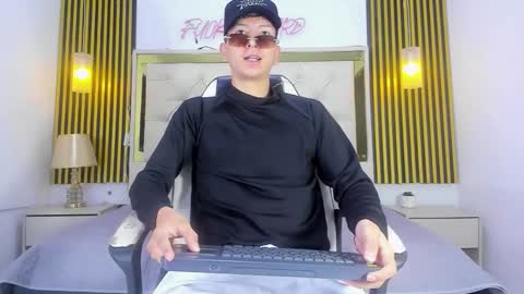 Snapshot of sammysex_ chatting on September 9, 2025, 12:05 pm SAMMY online show from September 9, 2025, 12:05 pm