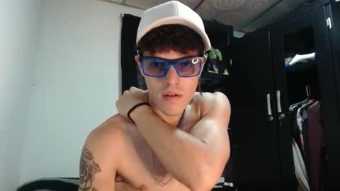 sammy model independiente online show from October 16, 2025, 7:59 pm