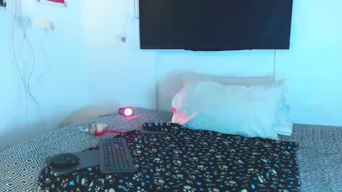 Samantha ferrer online show from February 9, 2025, 9:05 am