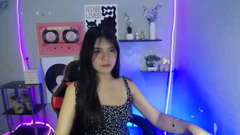 Snapshot of sampaguita_pinayxx chatting on May 3, 2026, 12:33 pm SOFIA online show from May 3, 2026, 12:33 pm