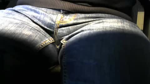 samsoncando1 online show from February 10, 2025, 9:14 am