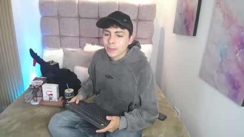 Snapshot of samu_foxxx chatting on May 16, 2026, 8:07 pm SAMU online show from May 16, 2026, 8:07 pm